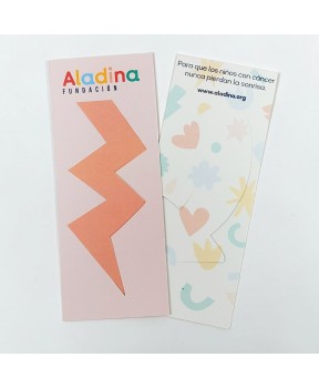 Marcapáginas solidario Fundación Aladina con diseño de rayo salmón troquelado
