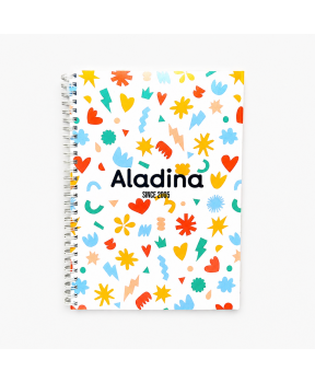 Libreta de anillas Fundación Aladina utilizada en entorno de oficina como regalo corporativo solidario